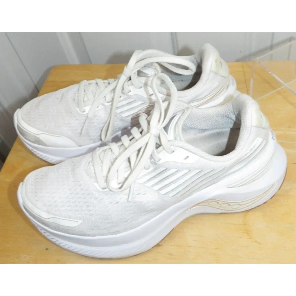 Saucony Womens Endorphin Shift 3 Running Shoes US Size 7.5 White/Gum S10813-13